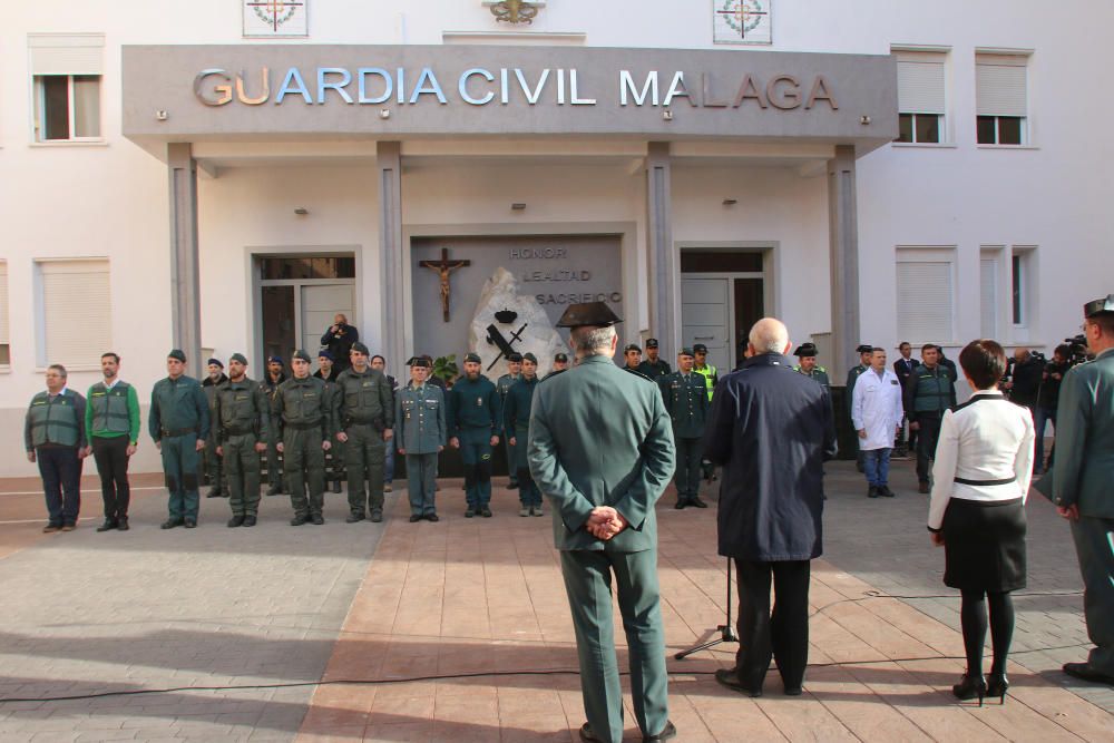 El director general del instituto armado, Félix Azón, ha felicitado personalmente a los agentes que participaron en el rescate del pequeño en Totalán