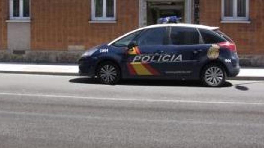 Un coche de la Policía Nacional, en una imagen de archivo.