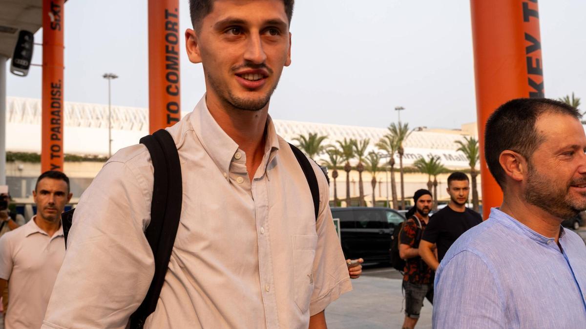 Kumbulla, nuevo fichaje del Mallorca, llega a Palma: "Me han transmitido confianza"
