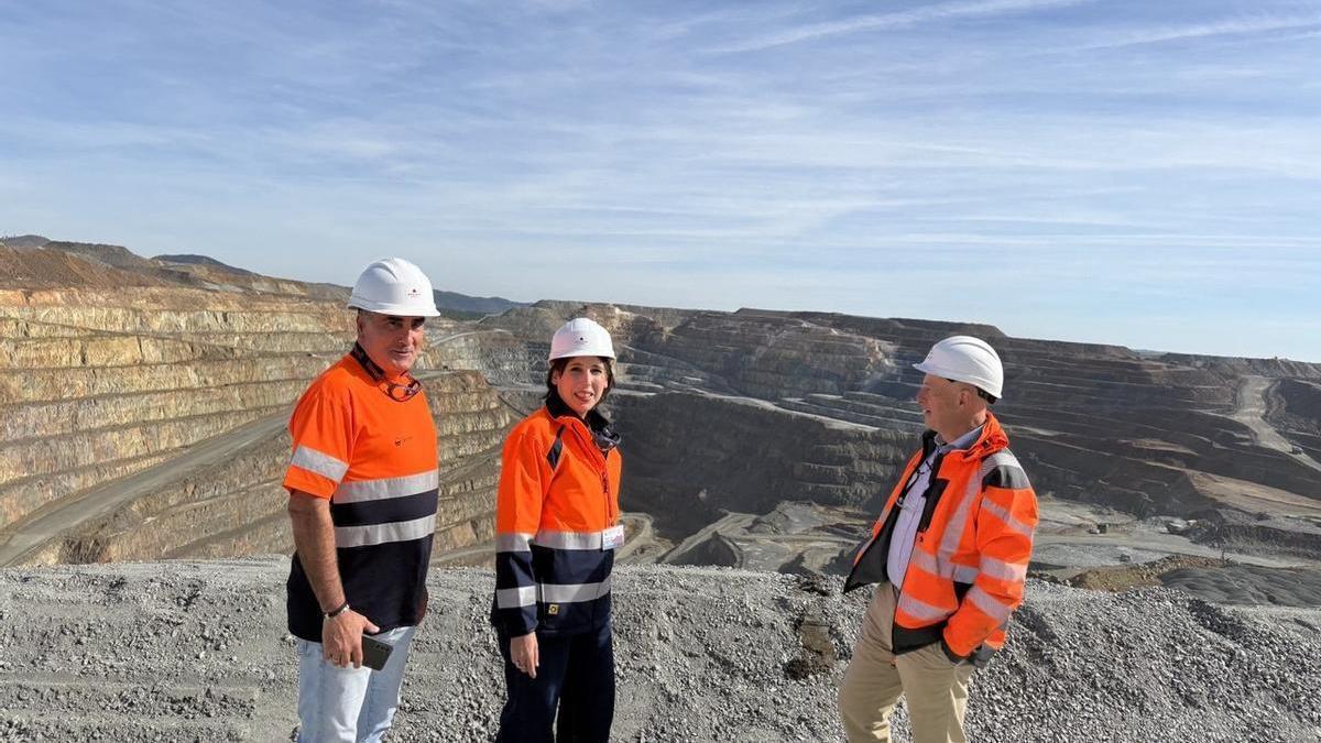 Lorenzana en una visita a la mina de Riotinto, en Huelva.