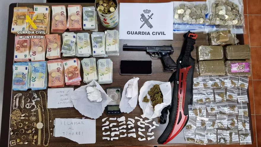 Vídeo | Dos detenidos en El Cuervo por tráfico de drogas