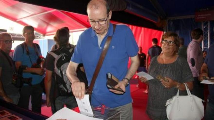 El periodista Antoni Bassas ha votat aquest dissabteA