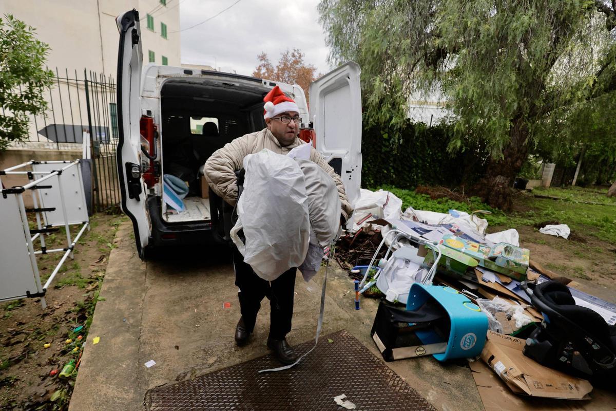 El taller de Càritas Mallorca donde se reparan los sueños para la Noche de Reyes