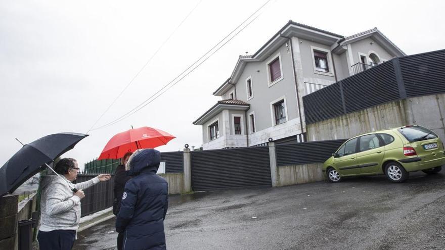 La vivienda de Piedramuelle en la que 6 personas resultaron intoxicadas.