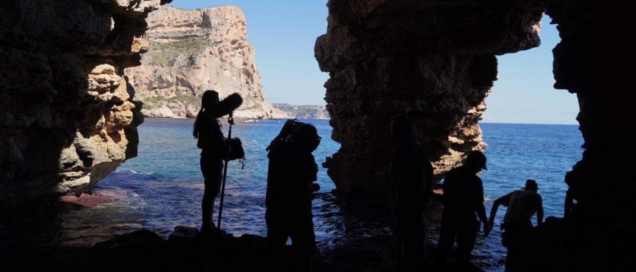 Rodaje de Foreigner en la Cala del Moraig de Benitatxell, donde se filmó gran parte del cortometraje.