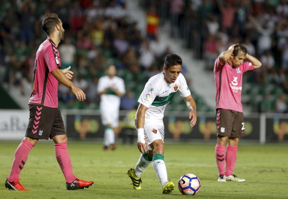 El Elche CF acelera en casa