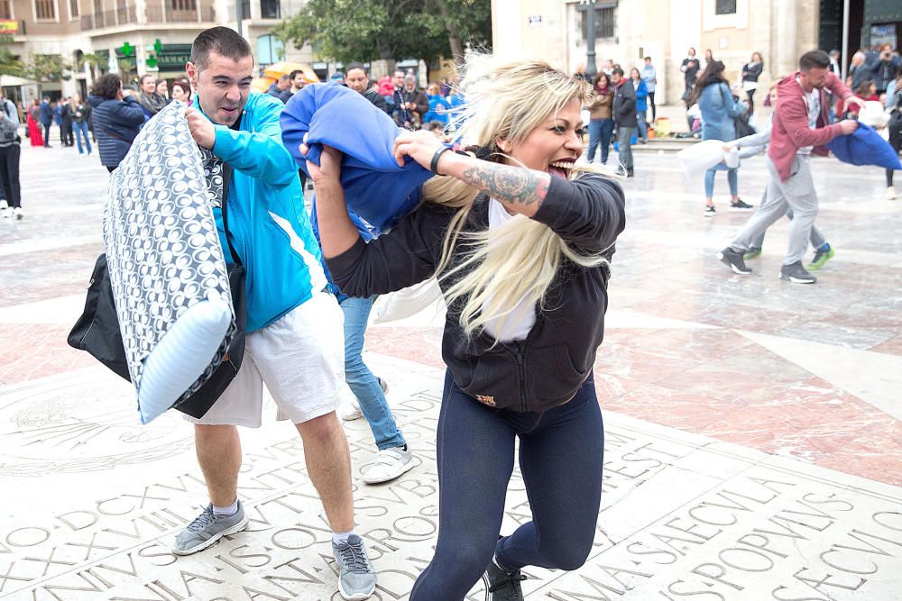 Guerra de almohadas en València