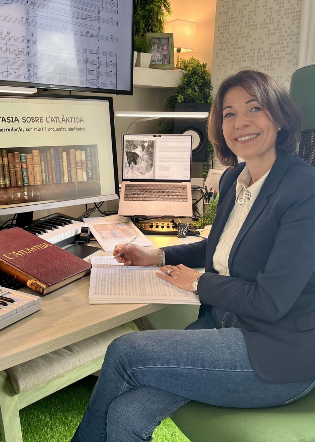 La compositora Mercè Pons fotografiada en su estudio.