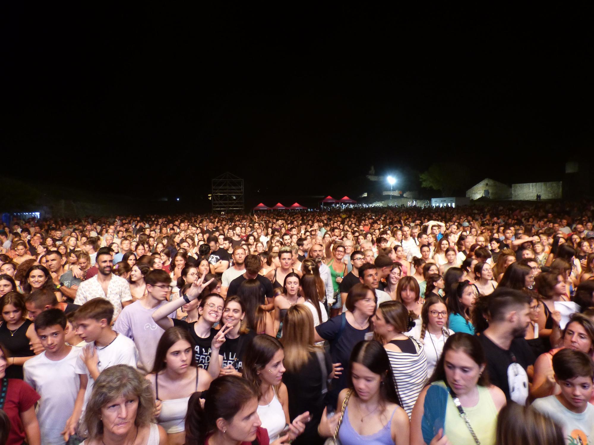 Oques Grasses desborda la Ciutadella de Roses per celebrar el seu desè aniversari