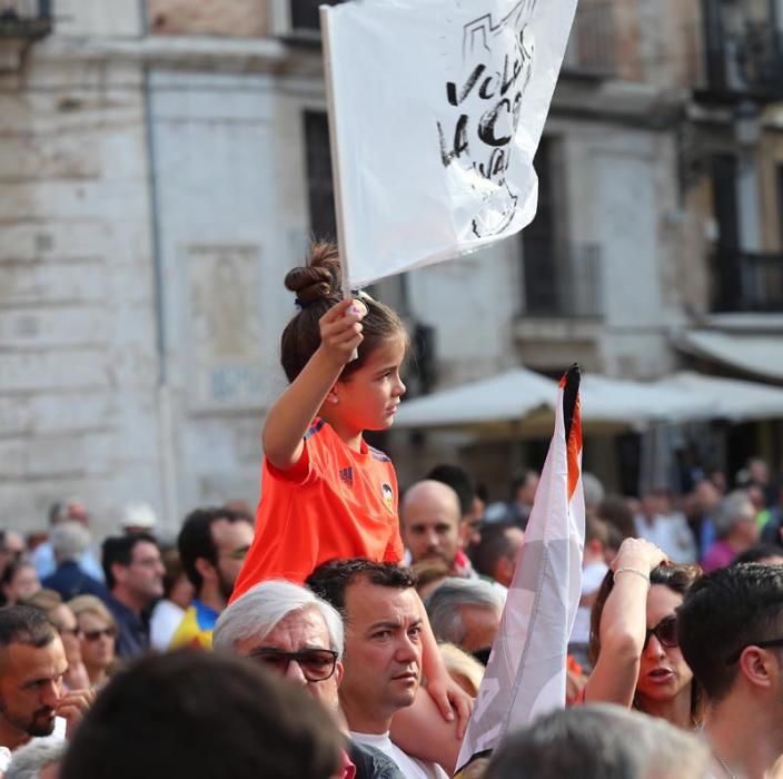 Así han sido las celebraciones del Valencia CF en la Basílica, Generalitat y ayuntamiento