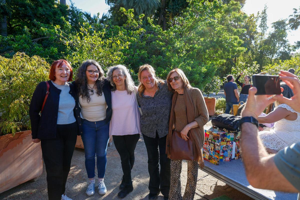 Todas las fotos del acto con Mónica Oltra en el Jardín Botánico de València Todas las fotos del acto con Mónica Oltra en el Jardín Botánico de València