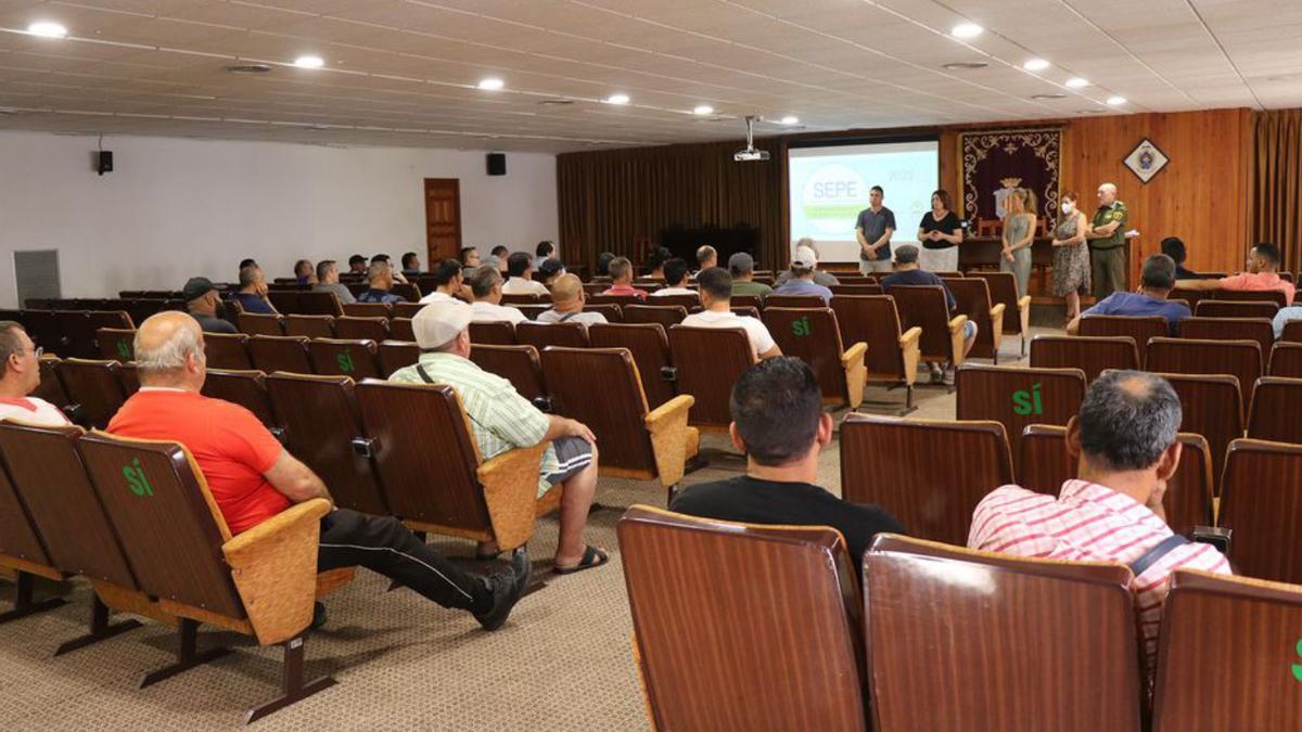 Presentación del plan especial de empleo en el Consell Agrari. | LEVANTE-EMV