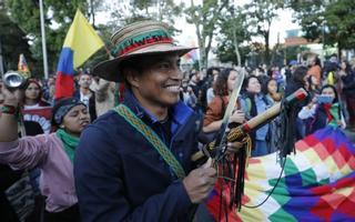 Grupos indígenas en Colombia se suman al "Cacerolazo Latinoamericano"