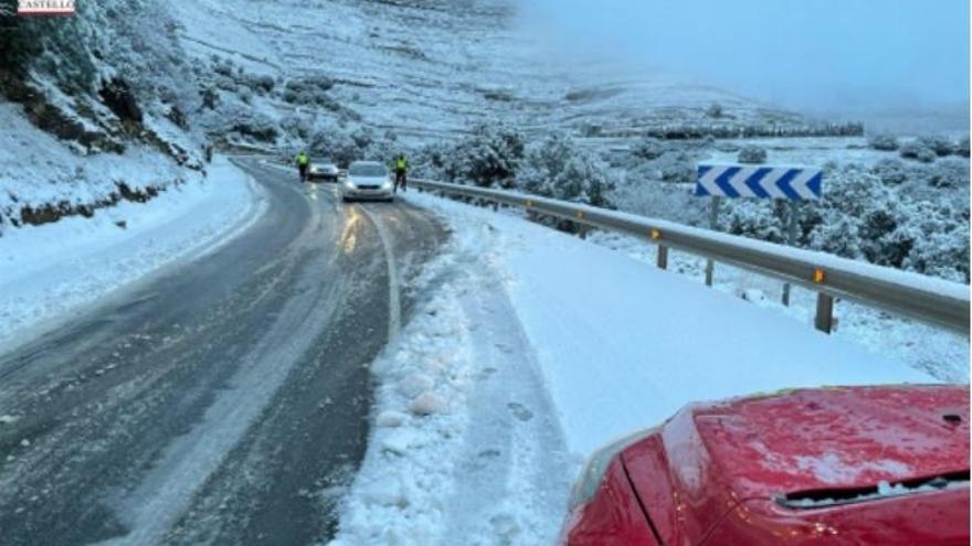 Seis carreteras de la Comunitat Valenciana registran acumulaciones de nieve durante la noche