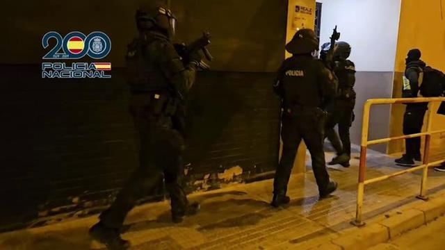 Desmantelada la primera célula en España de la organización terrorista neonazi 'The Base'.
