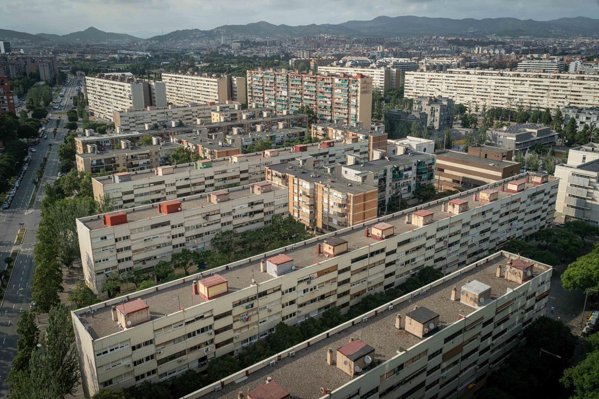 Localitzat el cadàver d’un nadó dins d’una bossa en un bloc de la Mina
