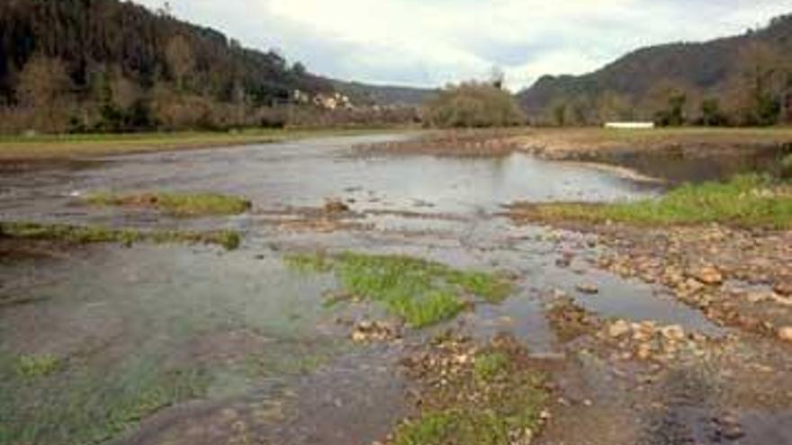 El río Narcea, a su paso por lo que era la huerta de Asturias.