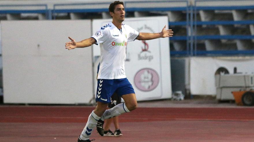 Montero celebra el gol.