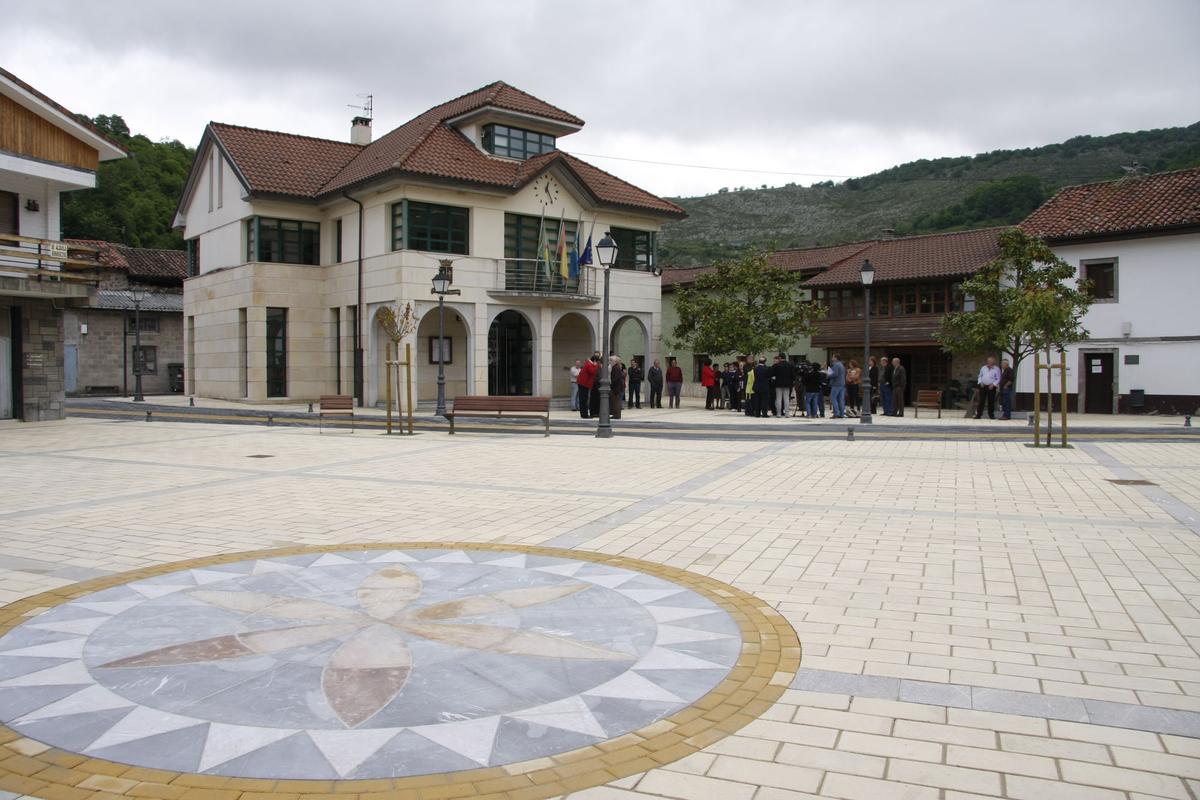 Ayuntamiento de Sobrescobio, en Rioseco