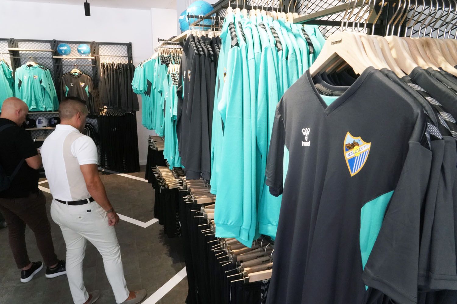 Así son las nuevas camisetas del Málaga CF para su estreno en Primera RFEF