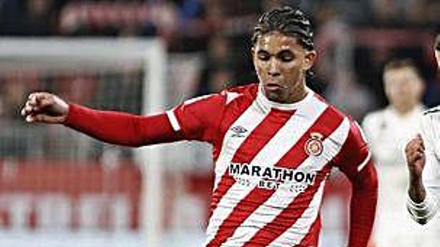 Douglas Luiz, en el partit de Copa al Bernabéu.