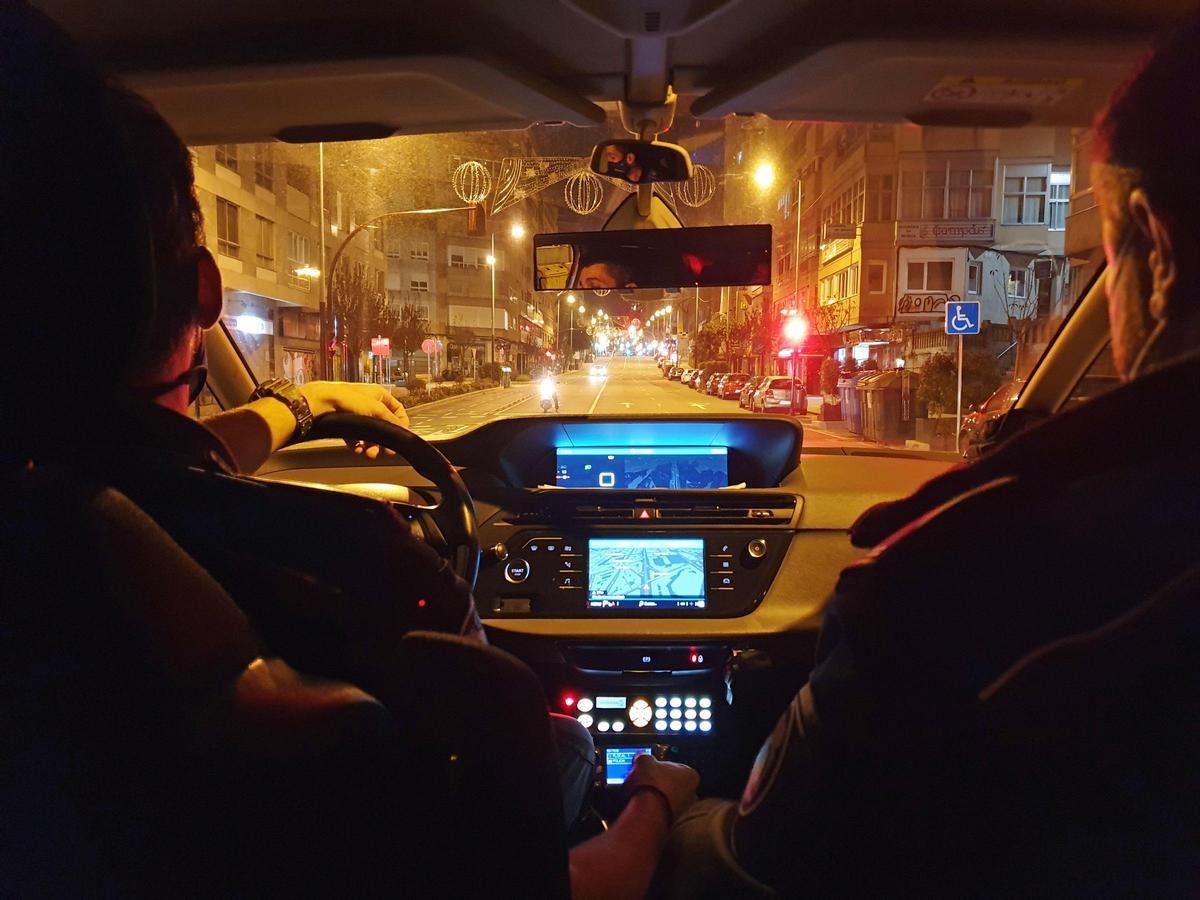 Agentes de la Policía Local de Vigo, de patrulla nocturna por Vigo