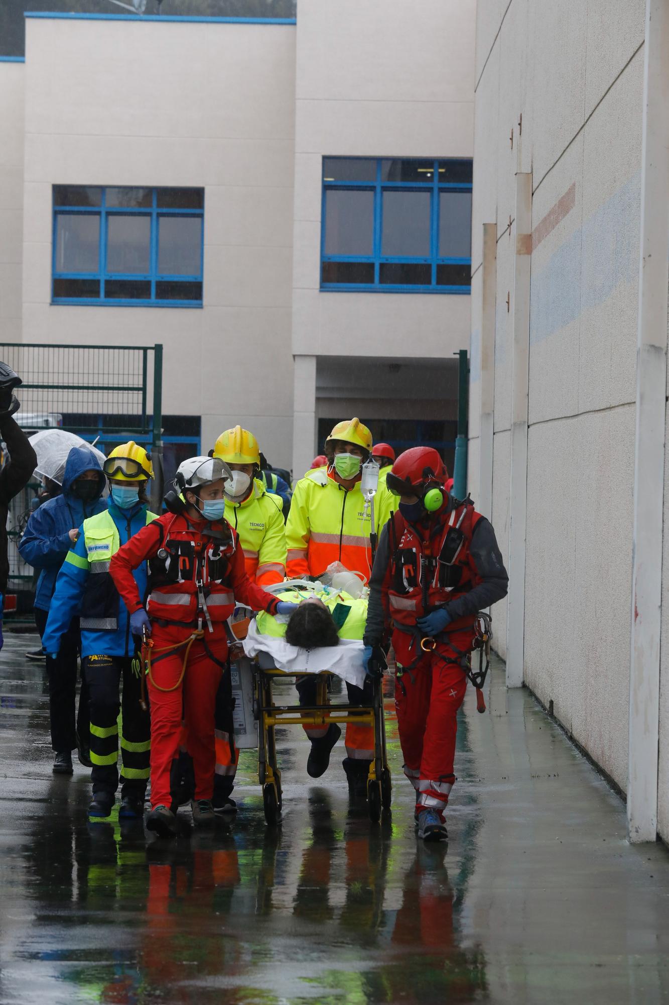 En imágenes: Simulacro de accidente industrial en Fertiberia