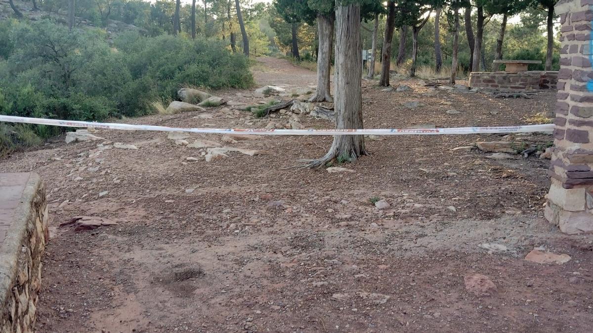 La zona de la ermita en Estivella, acordonada por iniciativa particular