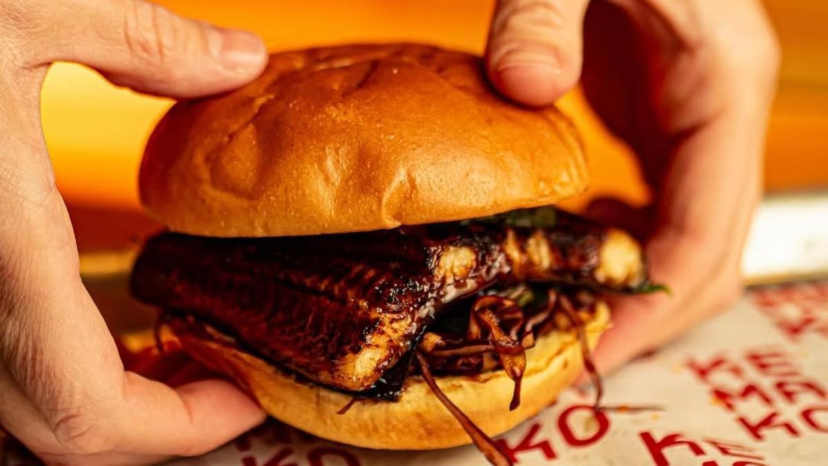 El 'burger' de anguila de Kemako.