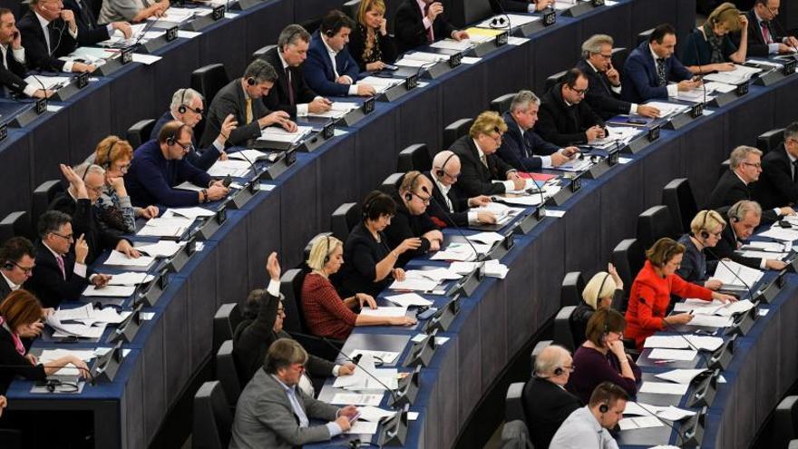 Votación durante el pleno del Parlamento Europeo.