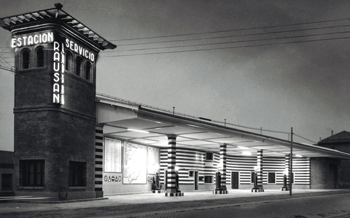 Imagen de la gasolinera Rausan en la avenida de Santa Isabel (1950)