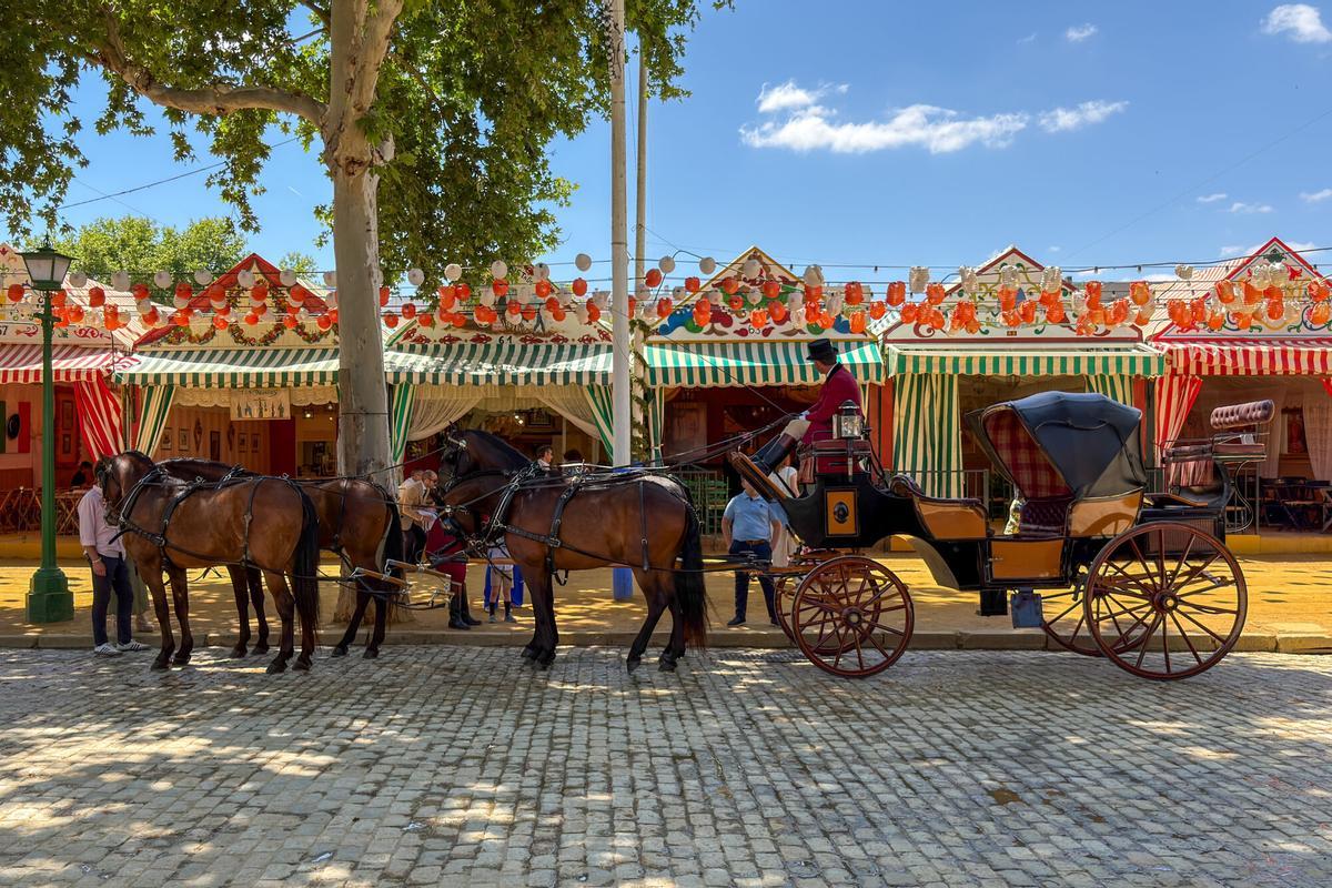 Calles y casetas en la Feria de Abril.