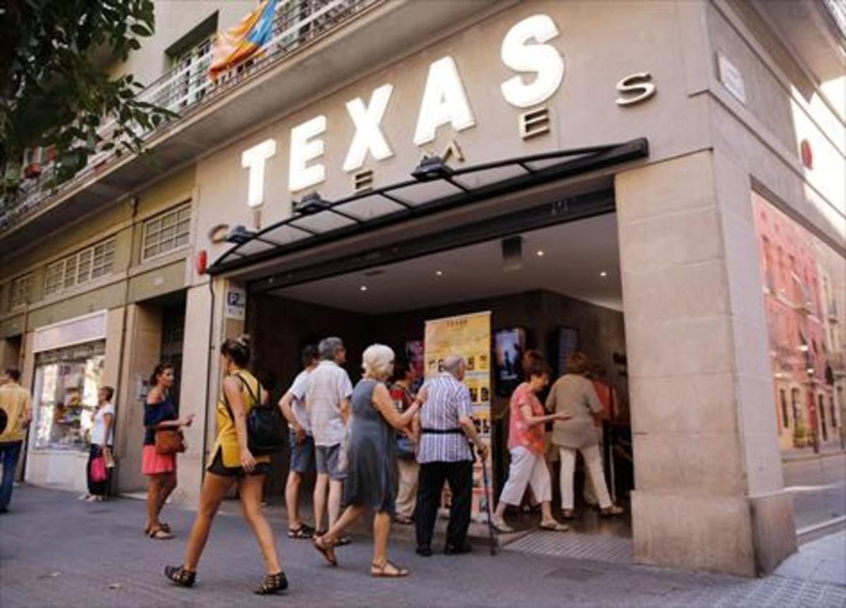 Façana de Cinemes Texas, a la Vila de Gràcia. Façana de Cinemes Texas, a la Vila de Gràcia.