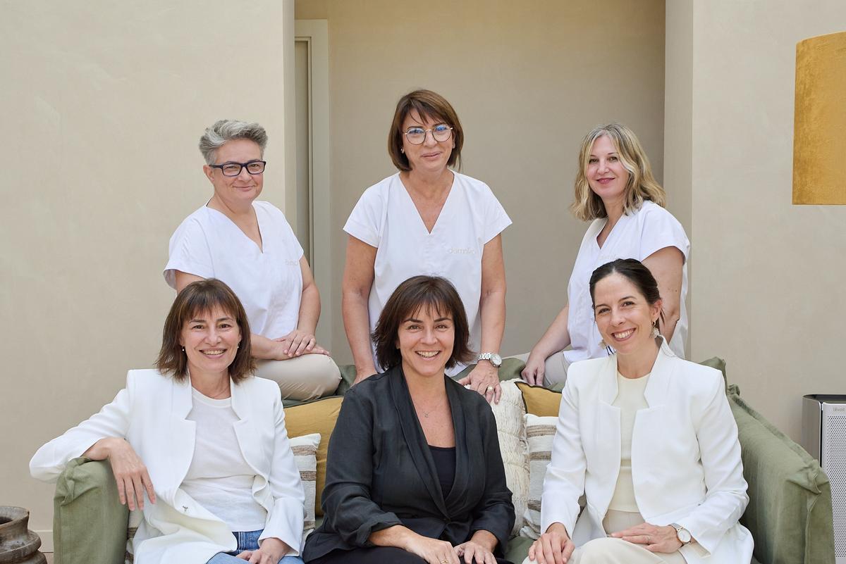 Noèlia Jiméne, directora de Dermika Longevity, con su equipo médico.