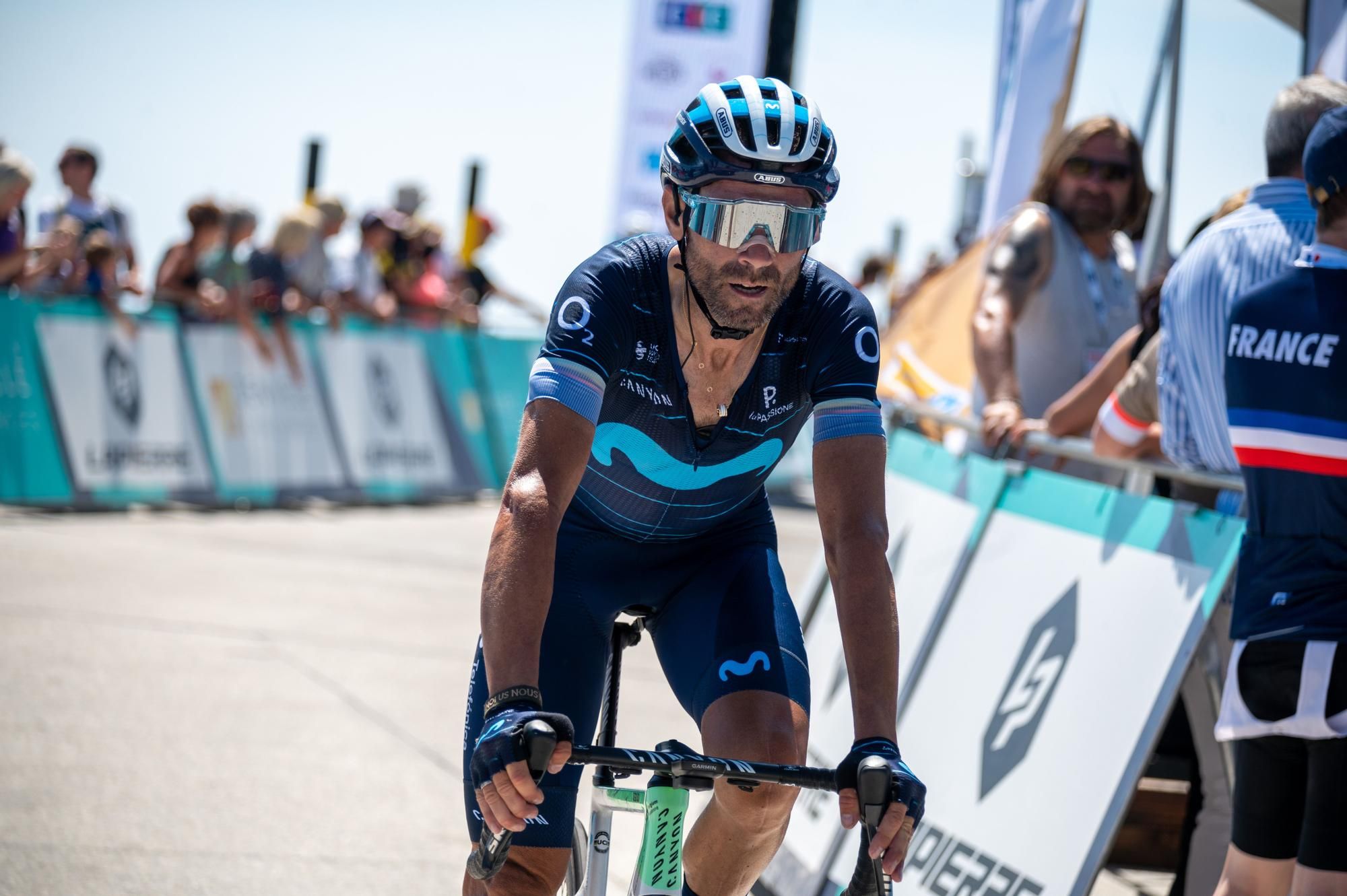 Ciclismo | El maillot de Movistar para la Vuelta es un homenaje a Alejandro  Valverde