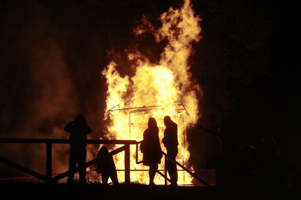 Trasona y Avilés celebran la noche más corta