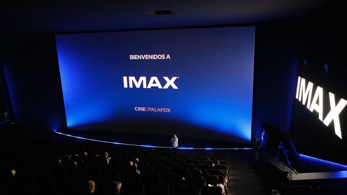 La nueva sala IMAX de los Palafox se ha presentado este jueves a los medios de comunicación.