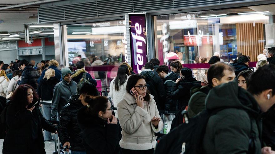El tren descarrilado en Adamuz iba "lleno de opositores": "Nos ha dado un vuelco al corazón, nos ha salvado una hora de diferencia"