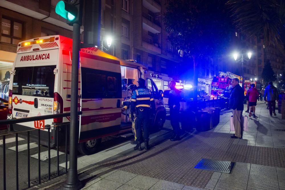 Incencio en la calle Álvaro Flórez Estrada de Oviedo