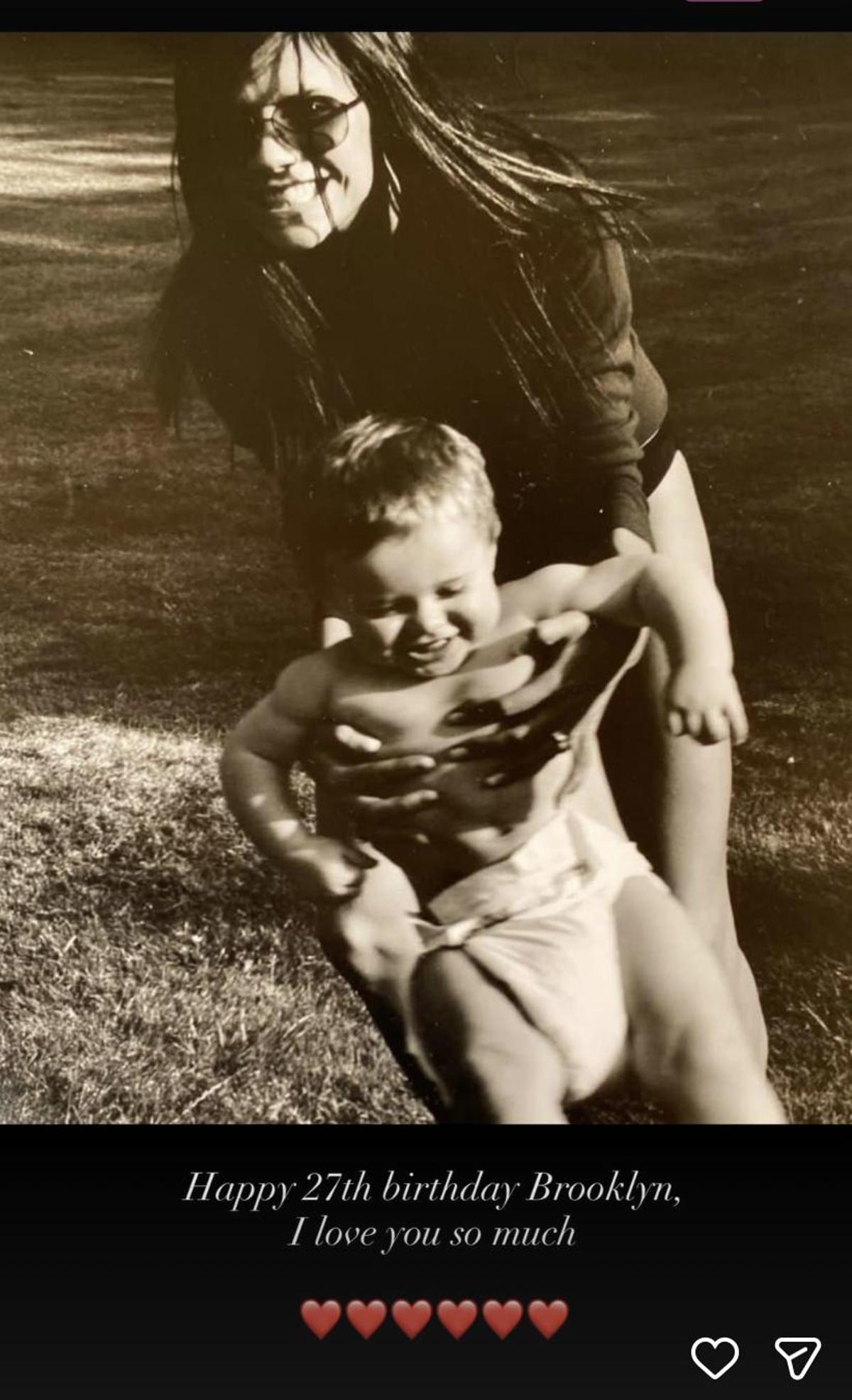 Victoria Beckham felicita a su hijo Brooklyn y le recuerda lo mucho que le quiere