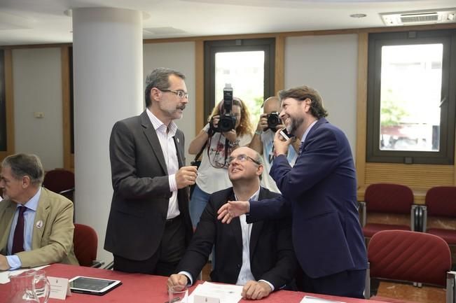 Reunión de los presidentes de cabildo con Clavijo