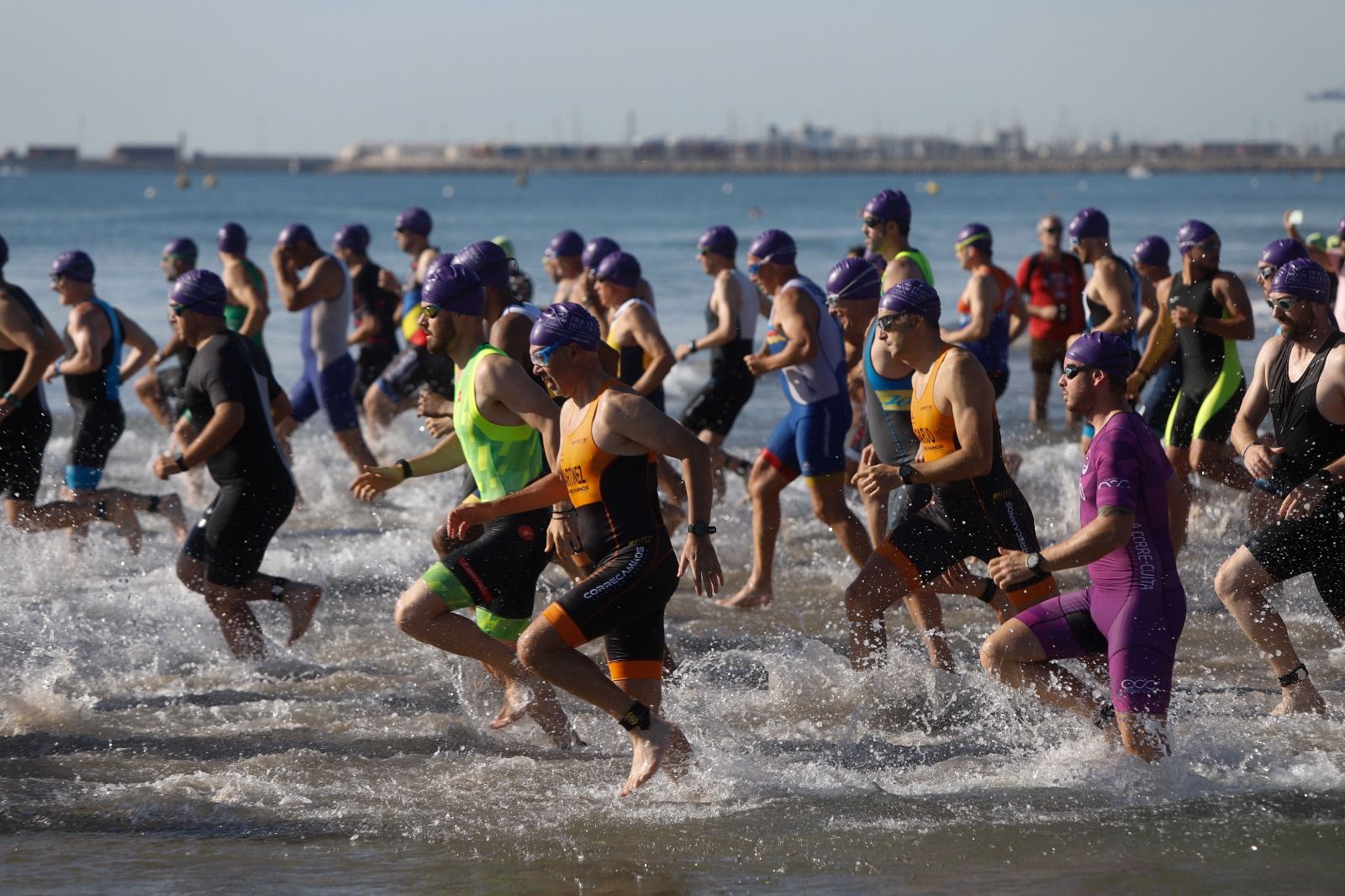 El Triatlón Playa de la Malvarrosa, en imágenes