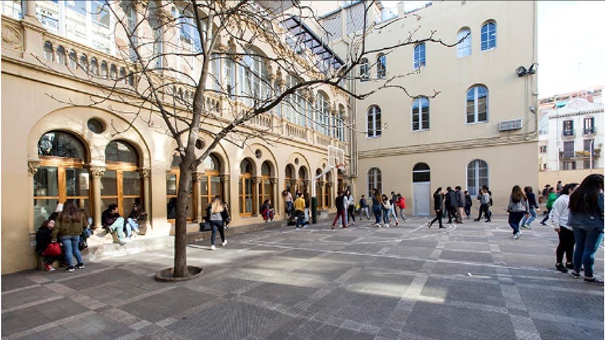 Patio de la escuela Vedruna de Gràcia.