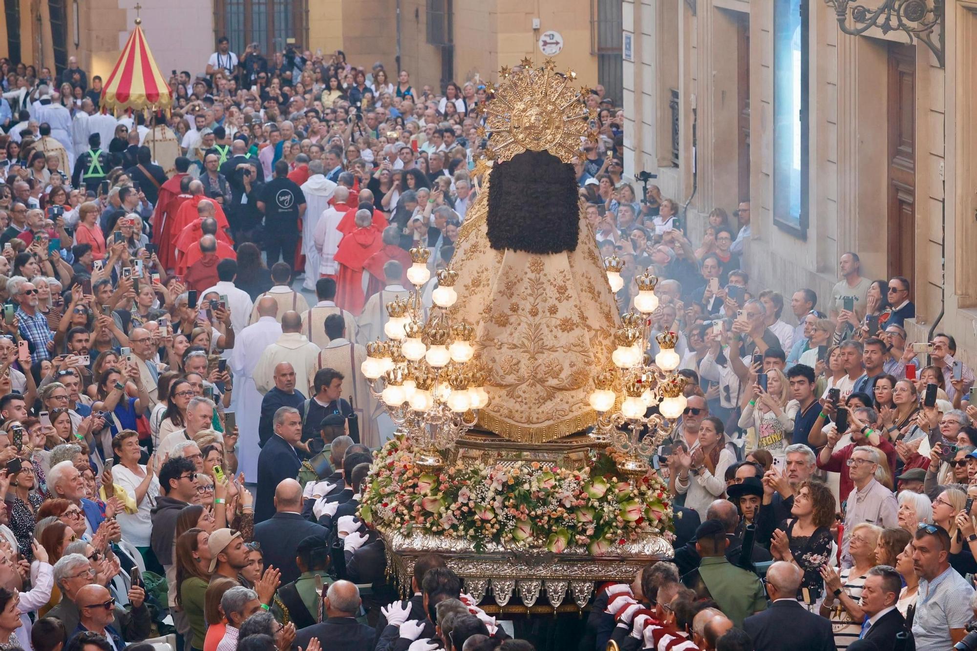 Procesión de la Virgen de los Desamparados de València 2025