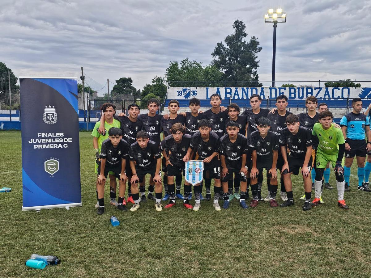 Uno de los equipos juveniles del D10 FC, club que abandera el nuevo proyecto de Villarreal Buenos Aires que cuenta con una amplia trayectoria en el fútbol formativo.