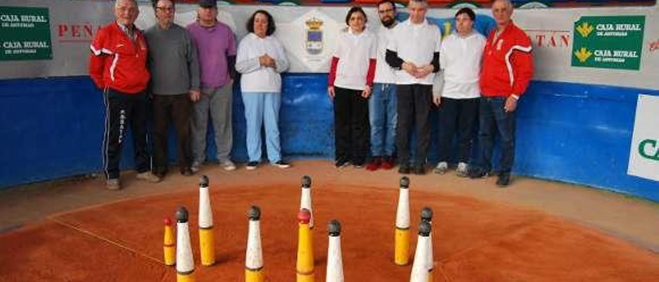 Participantes en el torneo &quot;Sin barreras&quot;, disputado en Mieres.