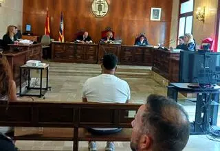 El jefe de una cafetería de Cala Rajada acepta tres años y medio de cárcel por acosar y violar una trabajadora