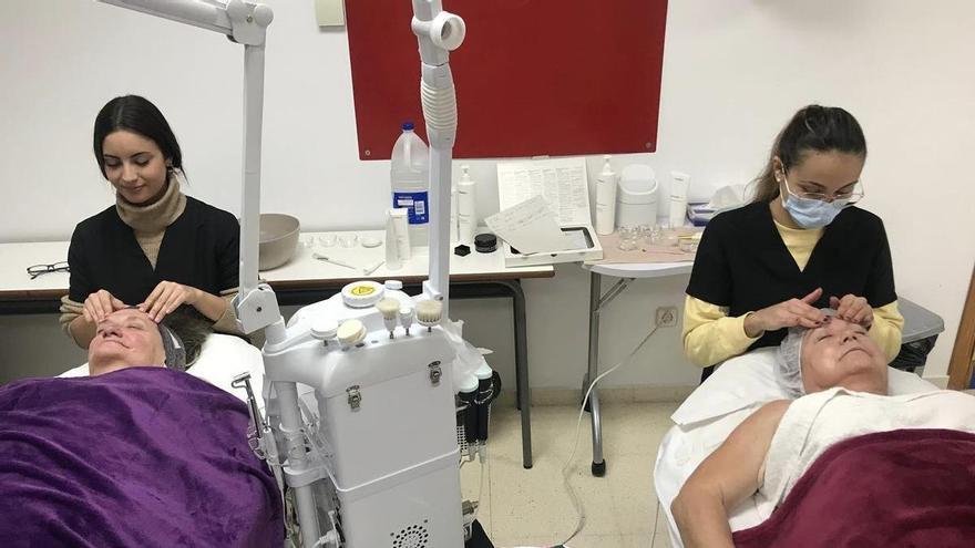 Estética para combatir los síntomas de la fibromialgia desde las aulas en Castellón