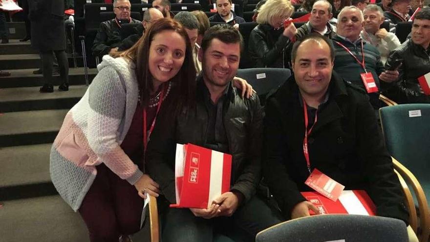 Marta Freire, Ezequiel Fernández y Salvador Meira, ayer en el congreso socialista en Pontevedra. // FdV