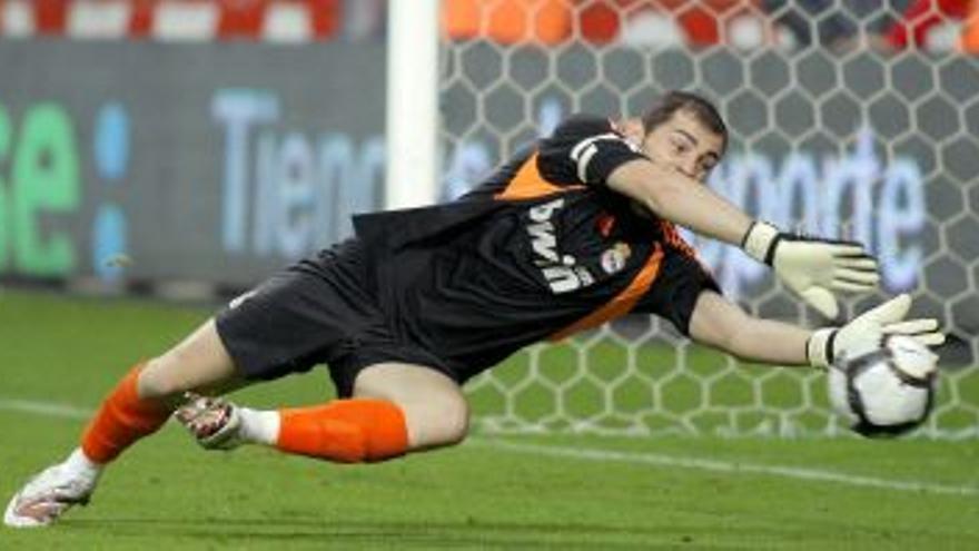 Casillas, elegido el mejor portero del mundo del 2009